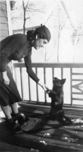 Une femme et un chien