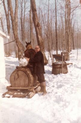 André Bertrand à la cabane à sucre