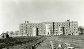 École ménagère - Saint-Jacques de Montcalm (Lanaudière) - 15 cm x 9 cm - n&b.