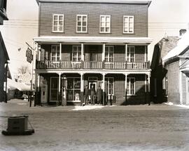 Magasin de Jean Denis sur la rue Saint-Joseph