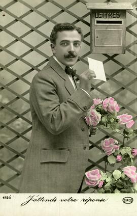 Carte postale vierge – Image d’un homme postant une lettre