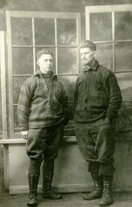 Adrien Vohl (gauche)