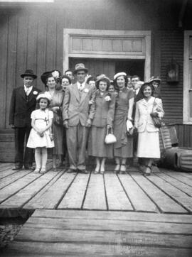 Photo de groupe en extérieur