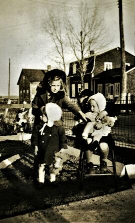 Éliette, Claudine, Sylvie et Rémy Vohl (enfants)