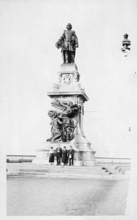 Statue