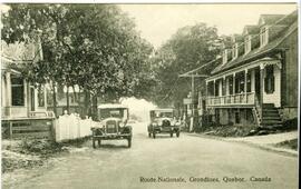 Route nationale, Grondines - veilles voitures - sur la côte devant maison Houde