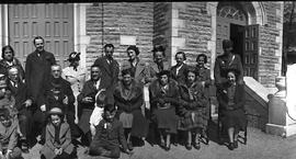 Devant l'église 1938