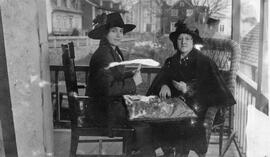 Mlle Albertine Robitaille et Mlle Alice Jacob