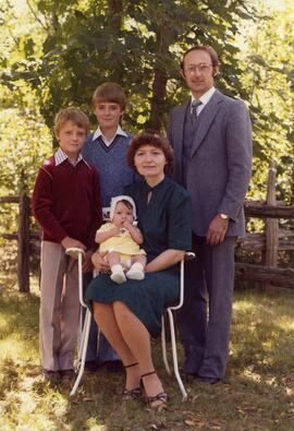 Rémy Vohl et Claire Julien avec leurs enfants Jasmin, Joël et Syndie