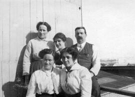 Quatre femmes et un homme