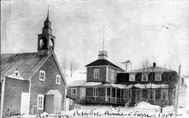 Première église et premier presbytère de Rivière-à-Pierre