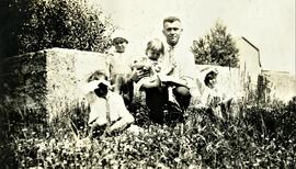 Donat L'Écuyer avec les enfants Vohl