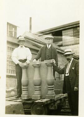 Fortunat Vohl (centre)