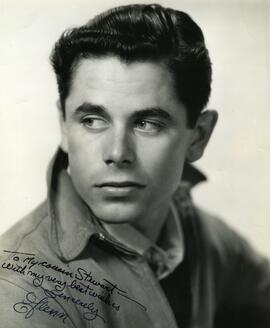 Portrait de Glenn Ford acteur - voeux et signature manuscrits : "To my cousin Stewart with my very best wishes, sincerely"