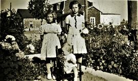 Claudine, Éliette et Sylvie (bébé) Vohl