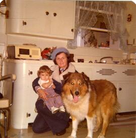 Claudine Vohl avec son neveu Louis-David et son chien