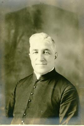 Curé Wilfrid Caron