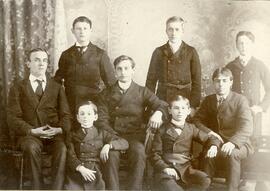 Eugène Gauthier (1er debout à gauche)