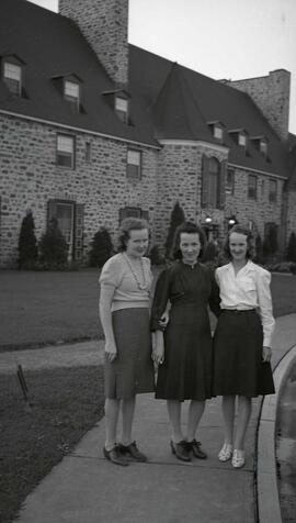 Voyage avec Adrienne Albert M et Mme Gaston