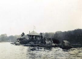 Chalet au milieu du lac