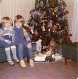 Joël et Jasmin Vohl, fils de Rémy chez leurs grands-parents