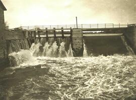 Chaussée de M. Grandbois, St-Casimir – Barrage - n&b.