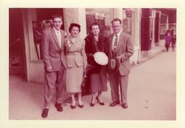 Yvonne L’Écuyer et Adrien Vohl (droite) au mariage de Thérèse L’Écuyer (nièce)