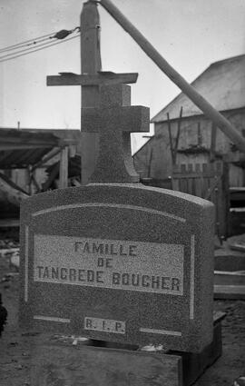Boucher, Tancrède - Famille - Stèle funéraire