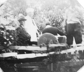 Photo de quatre personnes