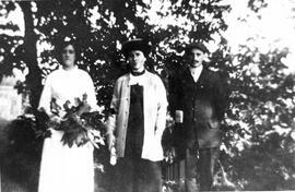 trois personnes inconnus