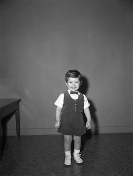 Naud, Robert L. (une pose avec chat !)