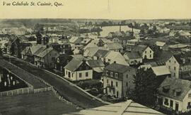 Vue générale de St-Casimir - boulevard de la Montagne - n&b.