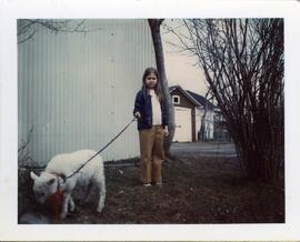 Danielle Vohl avec un mouton