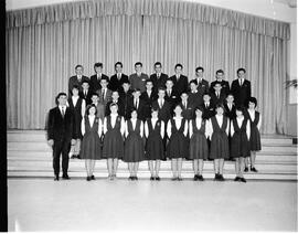 Groupe des élèves du couvent de Portneuf