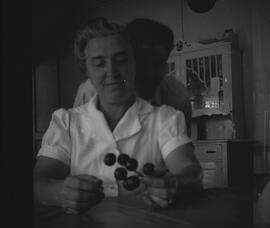 Femme à l'intérieur