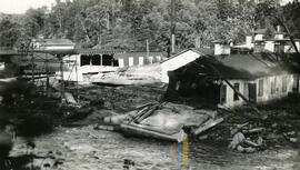 Moulin construit en béton armé fut détruit par la violence de l'eau