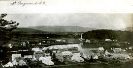 Carte postale de Saint-Raymond prise en hauteur - rivière - pont - église
