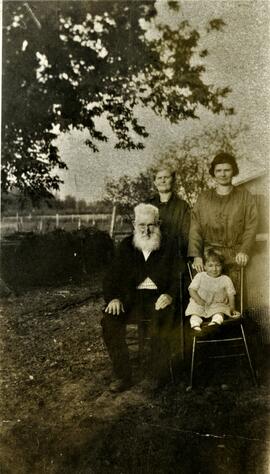 Gilbert et Clair Gauthier, Clémentine Vohl et Simonne Petitclerc