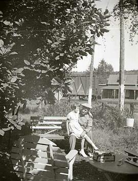 Un homme avec un enfant