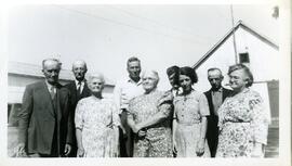 Fortunat Vohl et Clara Gauthier avec des membres de la famille Dufresne