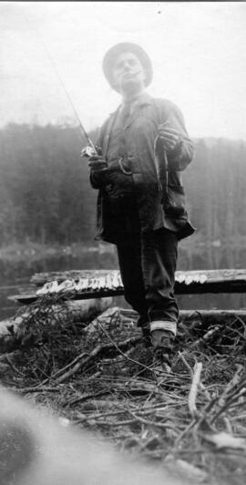 Un homme à la pêche