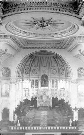 « Intérieur de l'église »