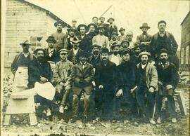 Groupe de travailleurs de la pierre (Trefflé Vohl marqué d’un X)