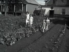 Enfants à Alfred Genois