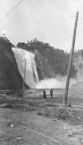 Madame Major et monsieur Mercure au chute Momorency
