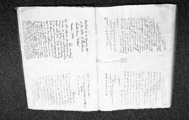 Feuille avec des inscriptions
