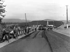 Denis avec rouleau pour asphalte - Côte Joyeuse