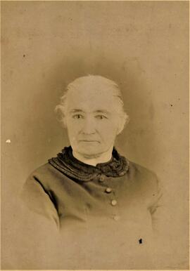 Vieille femme (famille Paquin)