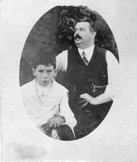 Napoléon Mercure avec un enfant