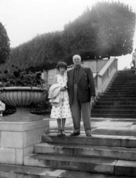 Un homme et une jeune femme